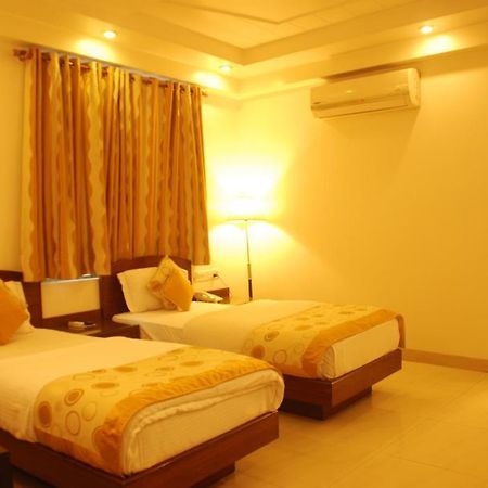 Hotel Shipra International Nueva Delhi Exterior foto