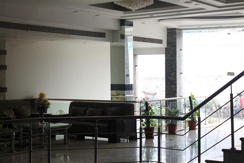 Hotel Shipra International Nueva Delhi Exterior foto