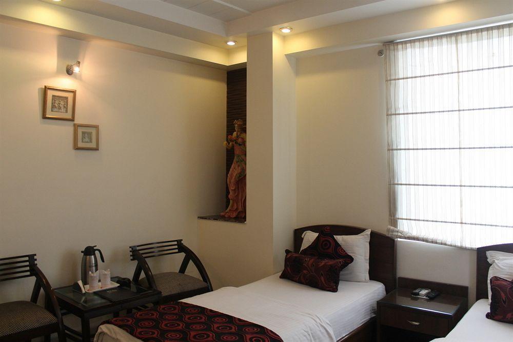 Hotel Shipra International Nueva Delhi Exterior foto