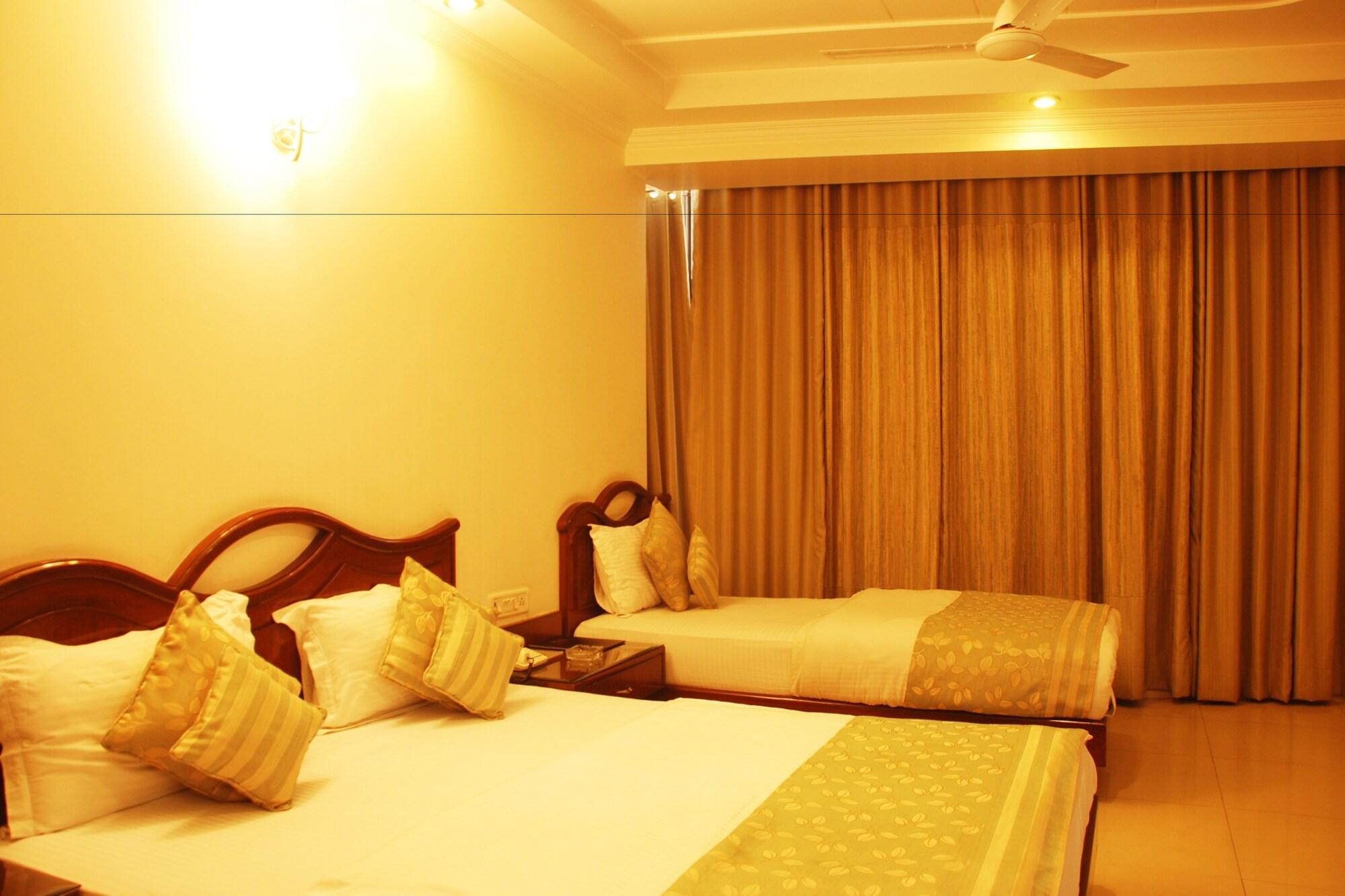Hotel Shipra International Nueva Delhi Exterior foto