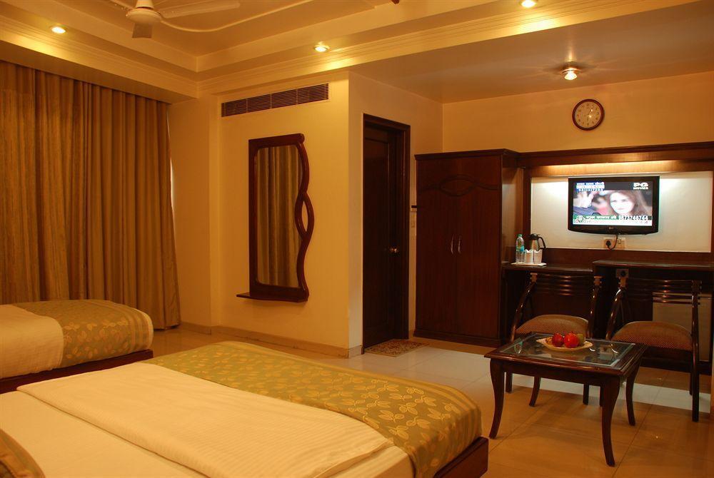 Hotel Shipra International Nueva Delhi Habitación foto