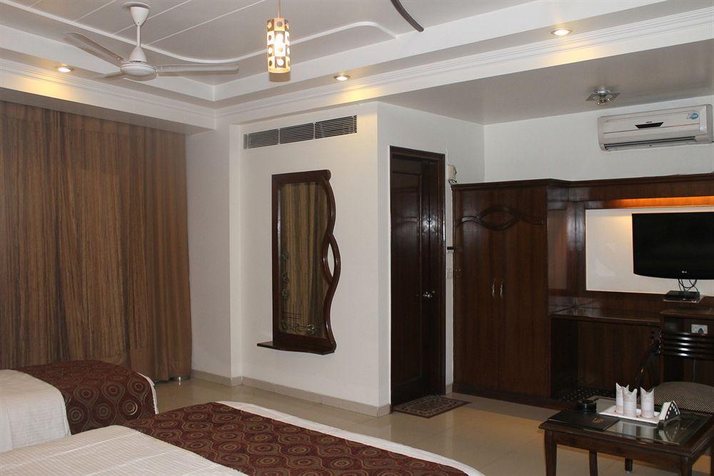 Hotel Shipra International Nueva Delhi Exterior foto