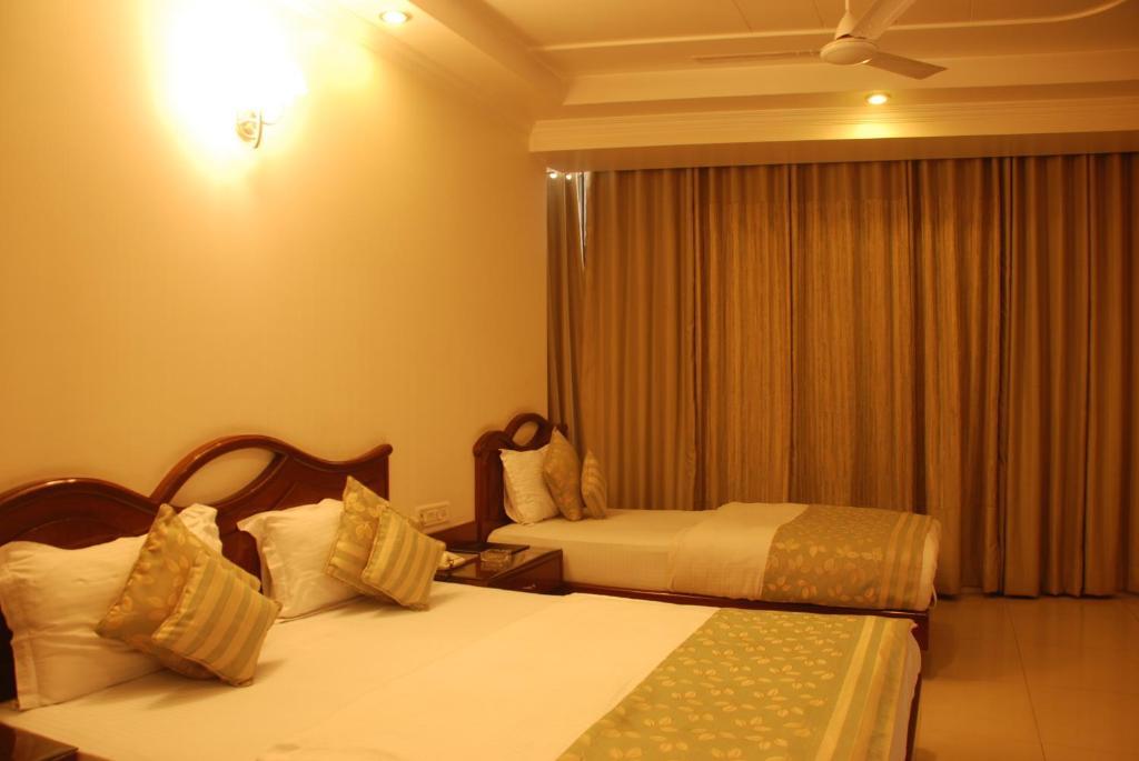 Hotel Shipra International Nueva Delhi Habitación foto