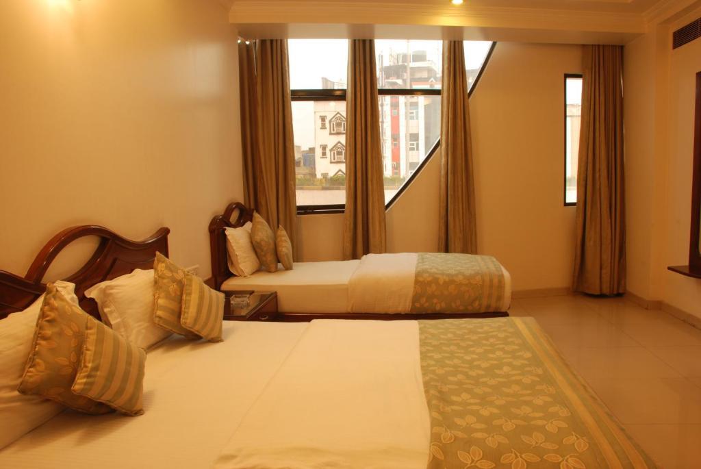 Hotel Shipra International Nueva Delhi Exterior foto