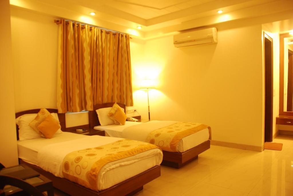 Hotel Shipra International Nueva Delhi Exterior foto