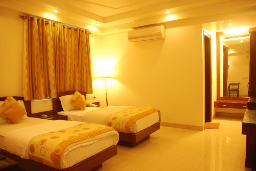 Hotel Shipra International Nueva Delhi Exterior foto