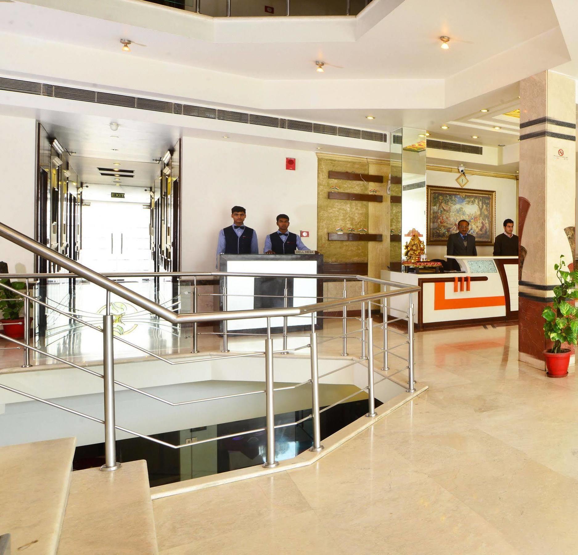 Hotel Shipra International Nueva Delhi Exterior foto
