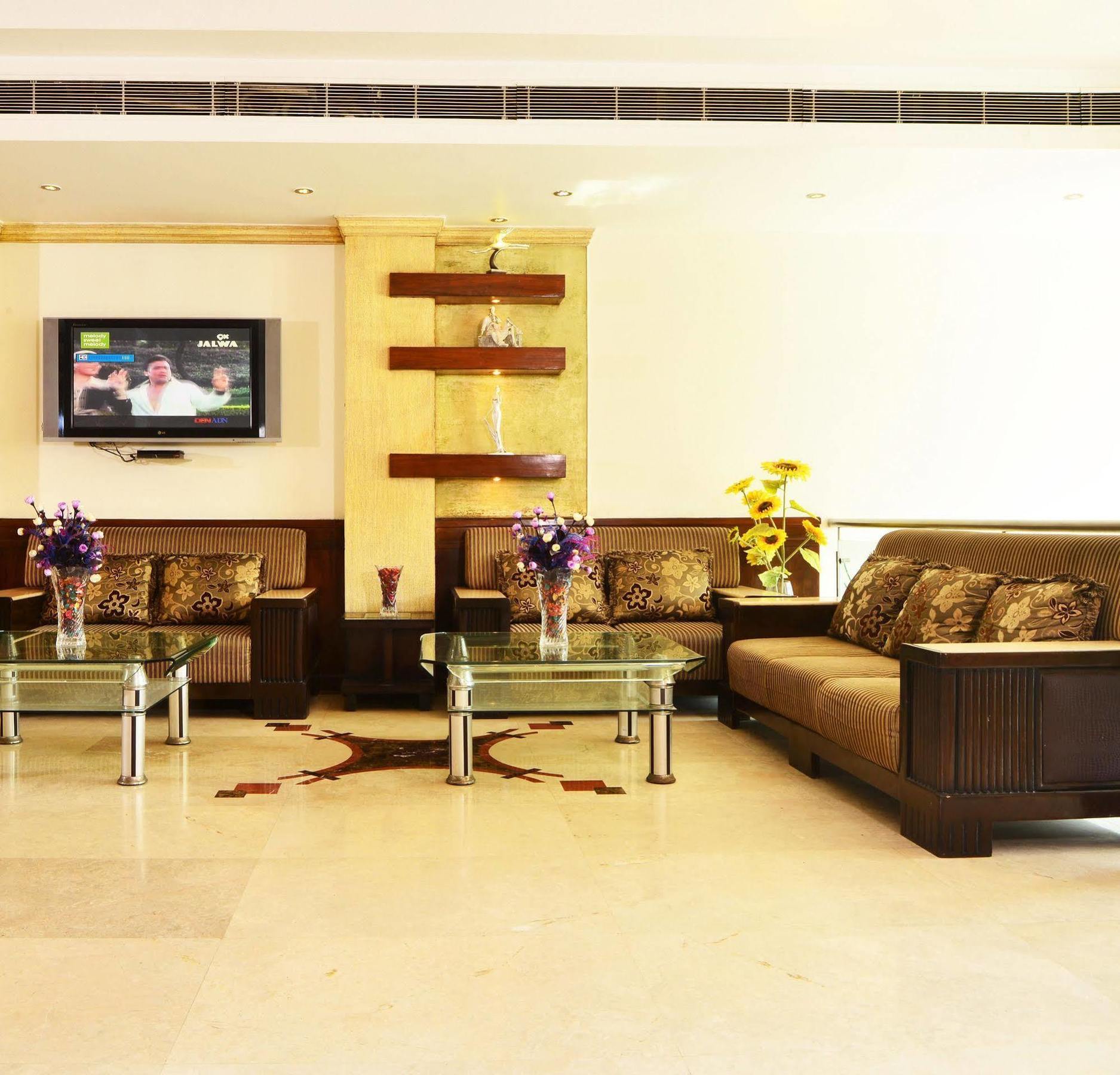 Hotel Shipra International Nueva Delhi Exterior foto