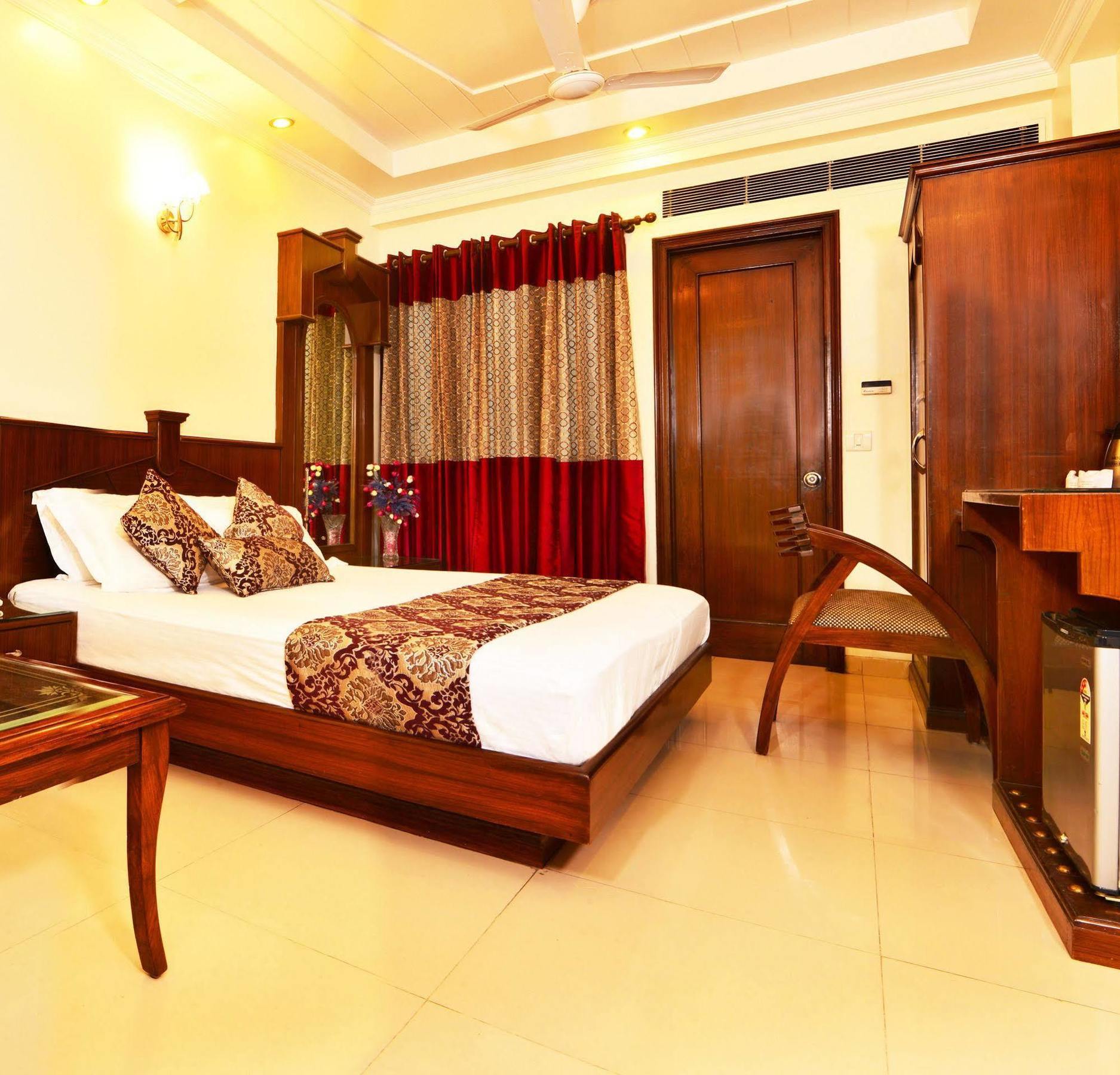 Hotel Shipra International Nueva Delhi Exterior foto